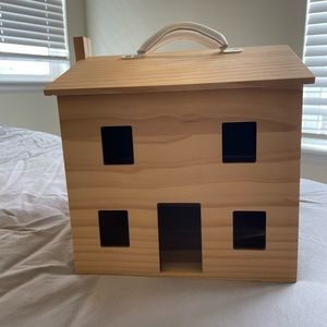 Olli Ella Holdie House